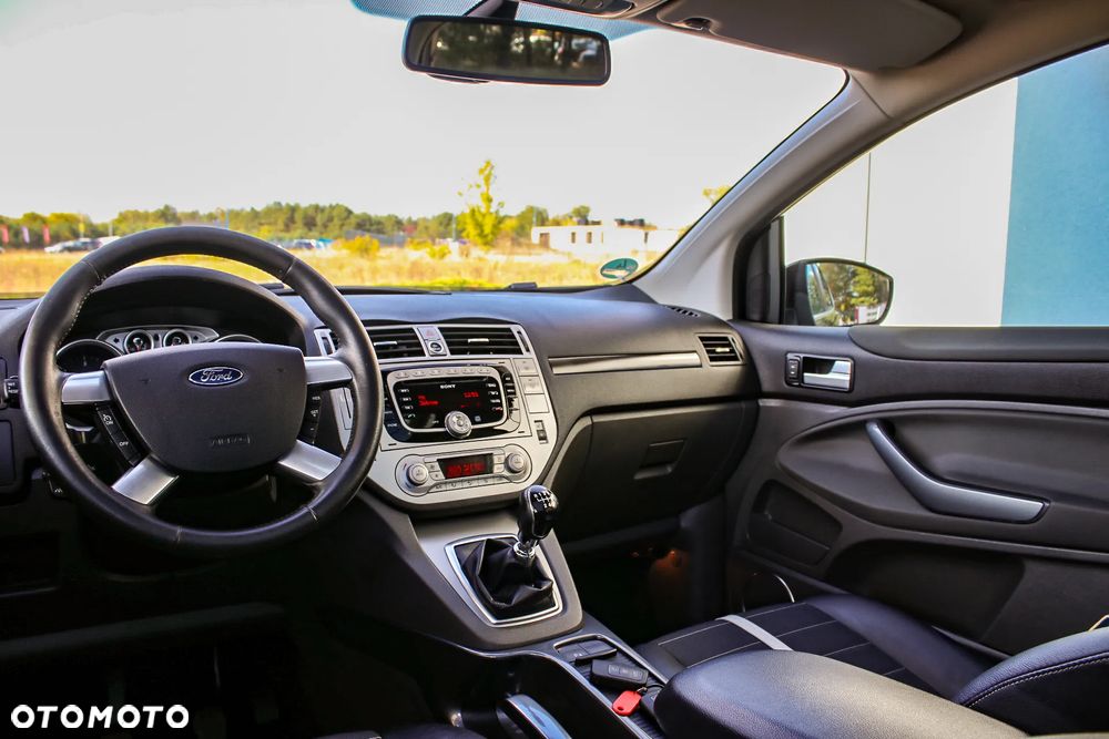 Ford Kuga 2.0 TDCi 4x4 Titanium - 28