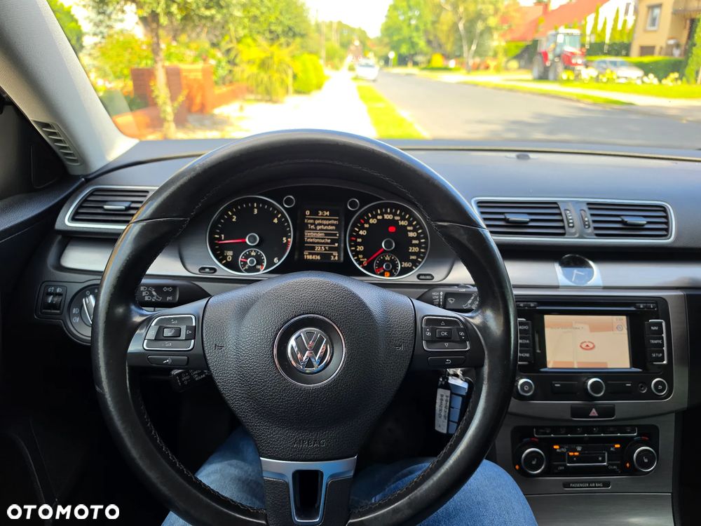 Volkswagen Passat 1.6 TDI BlueMotion Technology Highline - 12