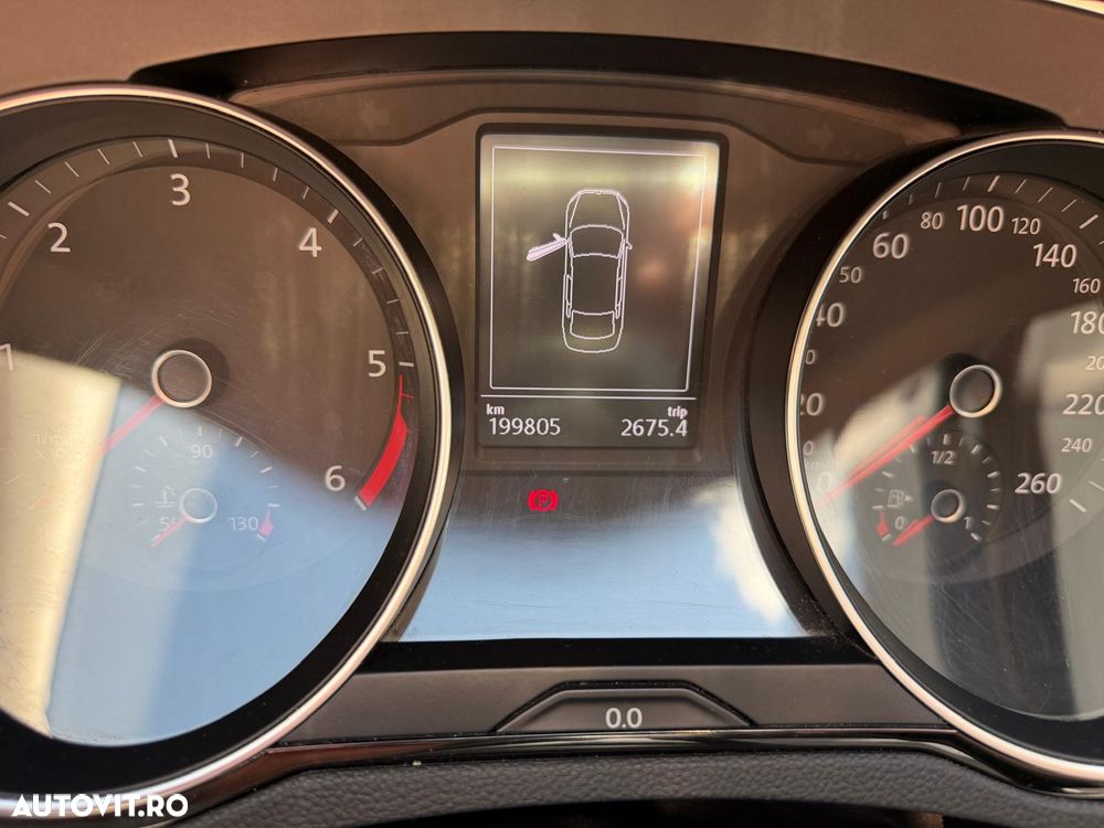 Volkswagen Passat 2.0 TDI DSG Comfortline - 2