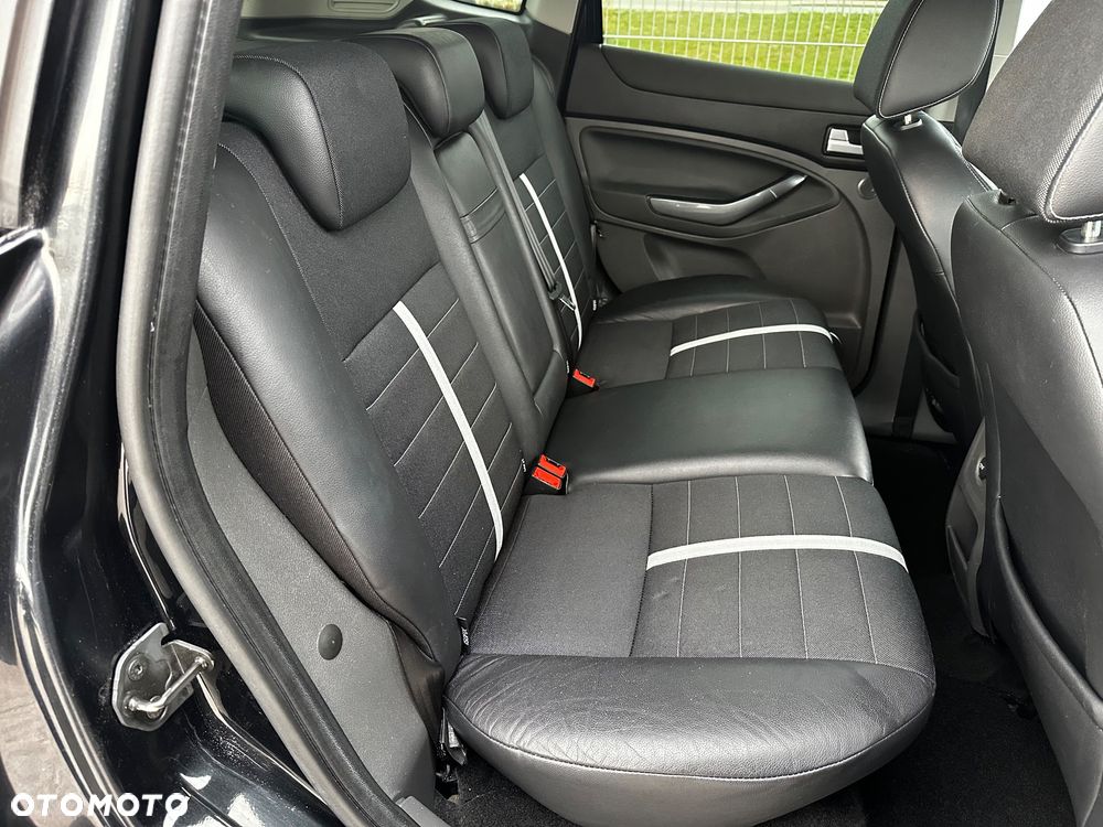 Ford Kuga 2.0 TDCi 4x4 Titanium - 24