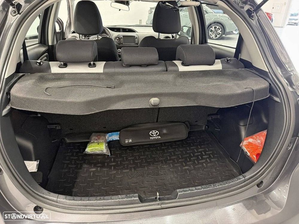 Toyota Yaris 1.5 HSD Exclusive - 6