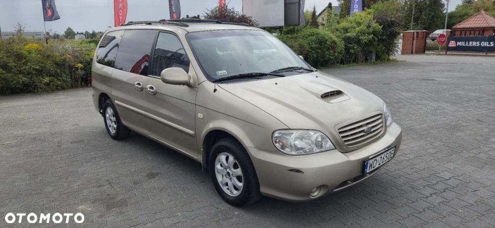 Kia Carnival - 4