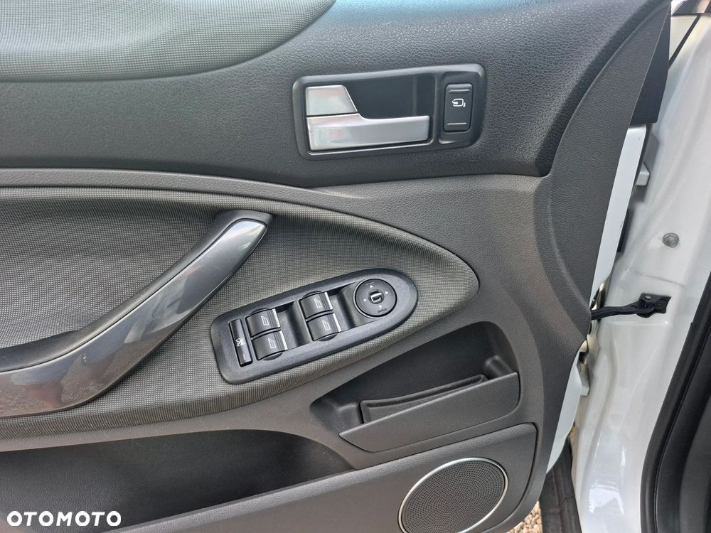 Ford Kuga - 23