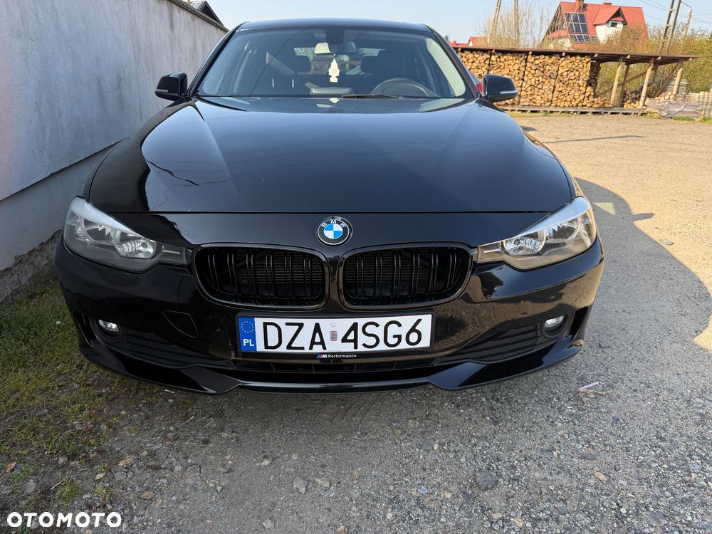 BMW Seria 3 320i xDrive - 13