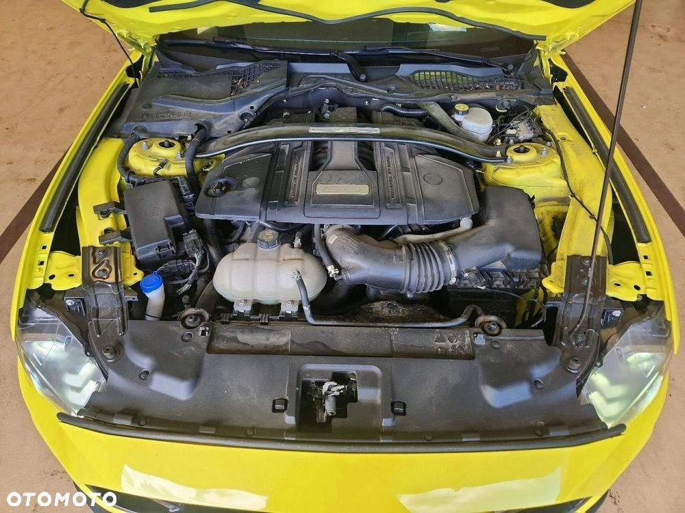 Ford Mustang 5.0 V8 GT - 10
