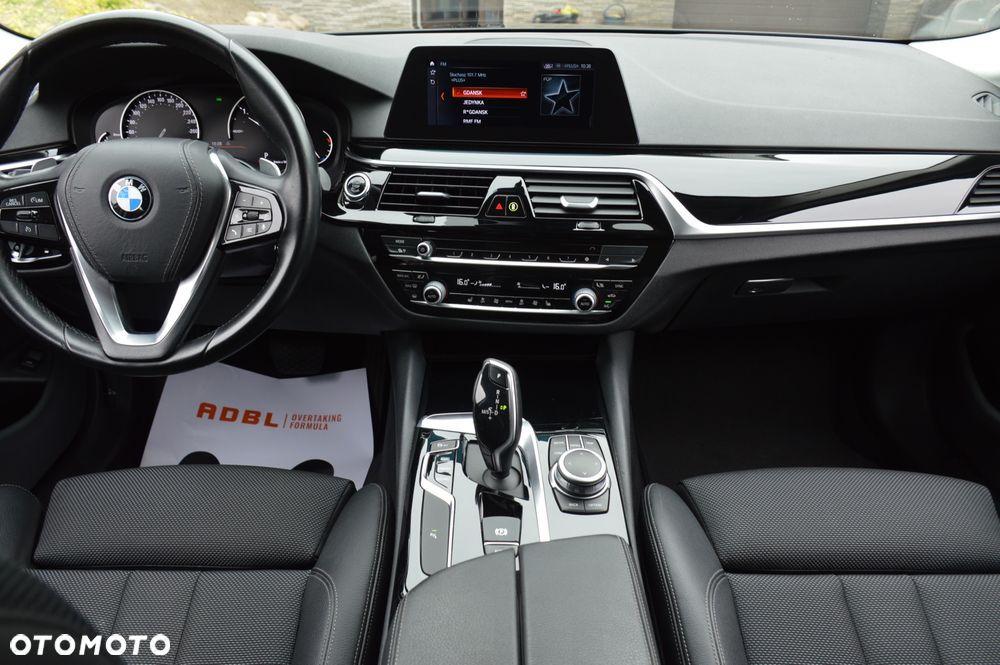 BMW Seria 5 520d xDrive Sport Line sport - 20