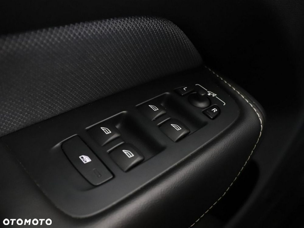 Volvo XC 60 T8 AWD Recharge Geartronic RDesign - 38