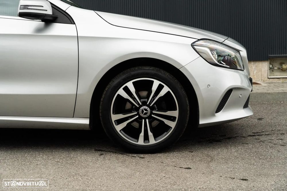 Mercedes-Benz A 180 d Style Plus Aut. - 31