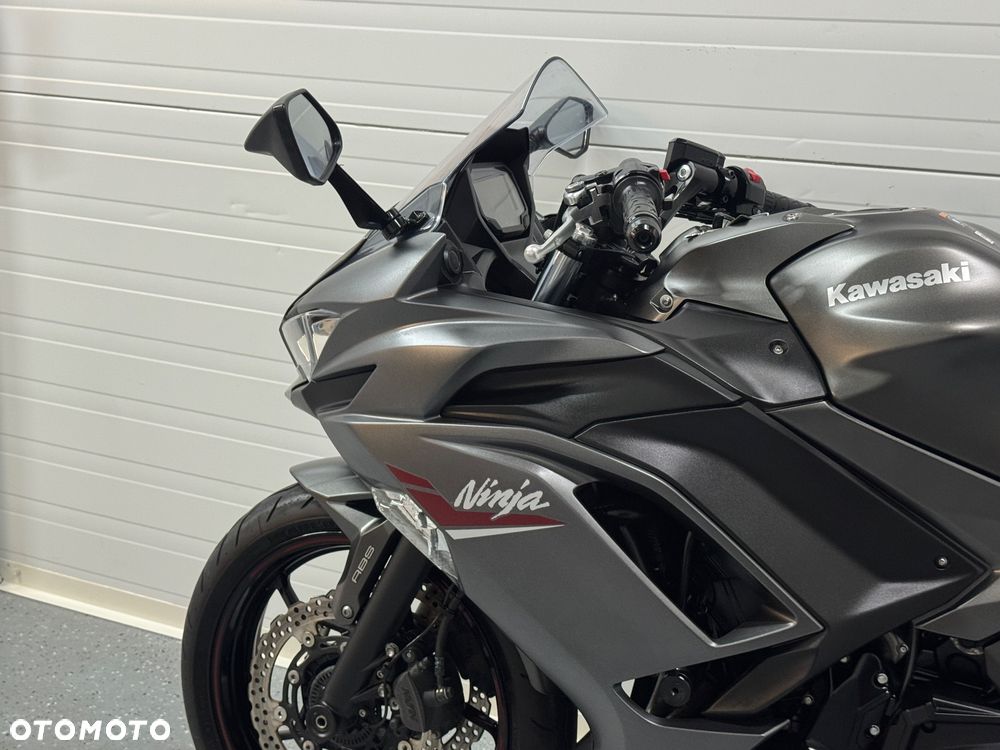 Kawasaki Ninja - 25