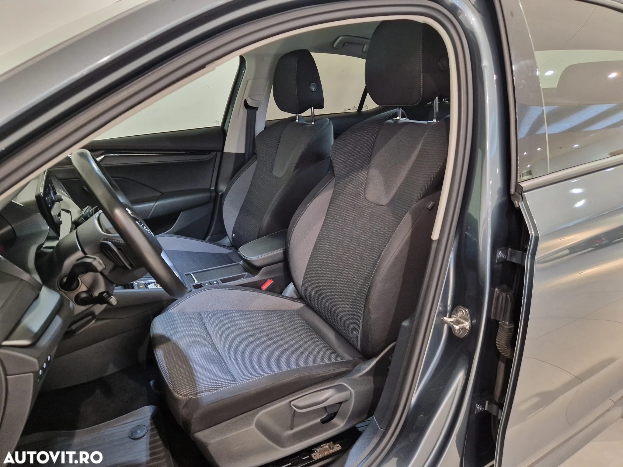 Skoda Octavia 2.0 TDI DSG Ambition - 11