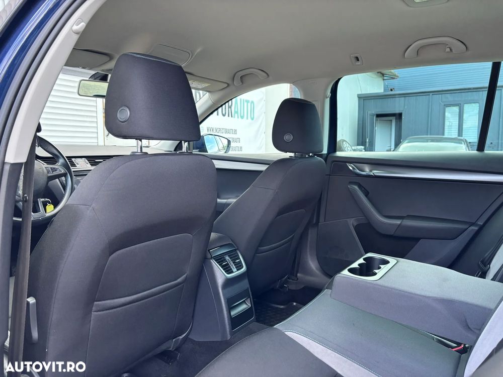 Skoda Octavia 2.0 TDI (Green tec) DSG Joy - 25