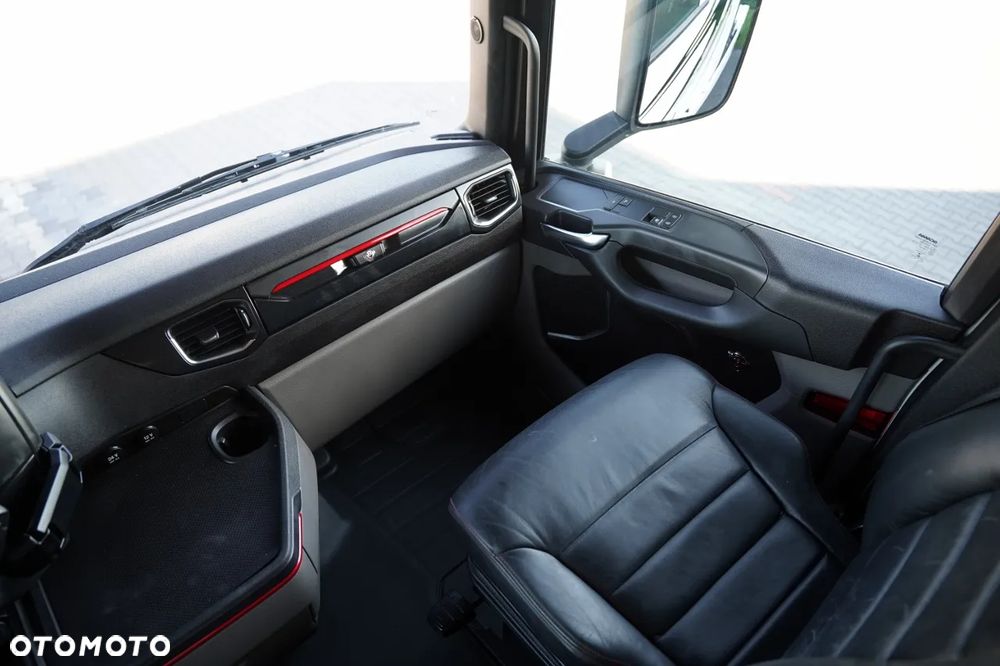 Scania S 580 / V8 / RETARDER / KLIMA POSTOJOWA / CAŁA NA PODUSZKACH / SKÓRY / - 26