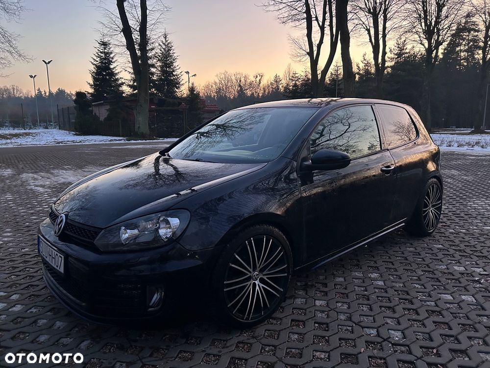 Volkswagen Golf - 1