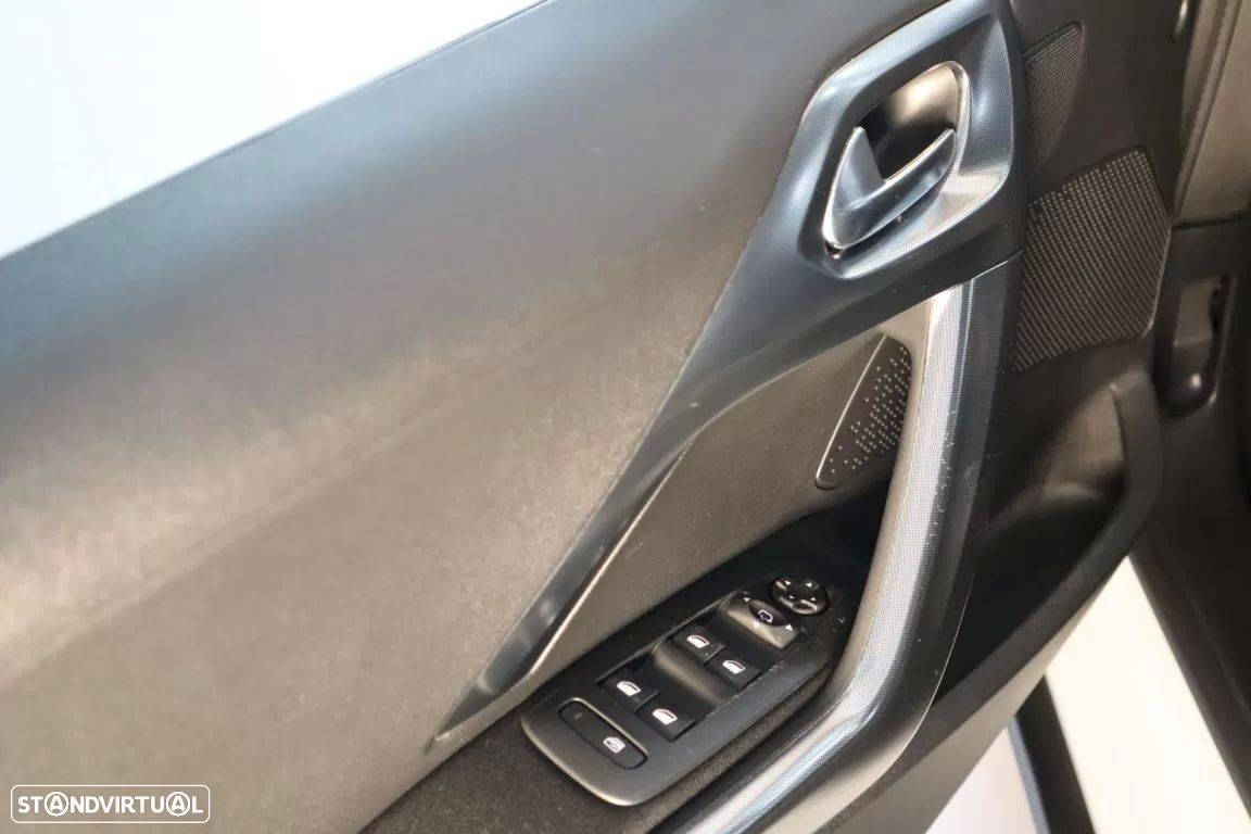 Peugeot 2008 1.6 e-HDi Allure 2-Tronic - 21
