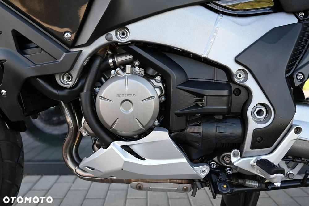 Honda VFR - 9