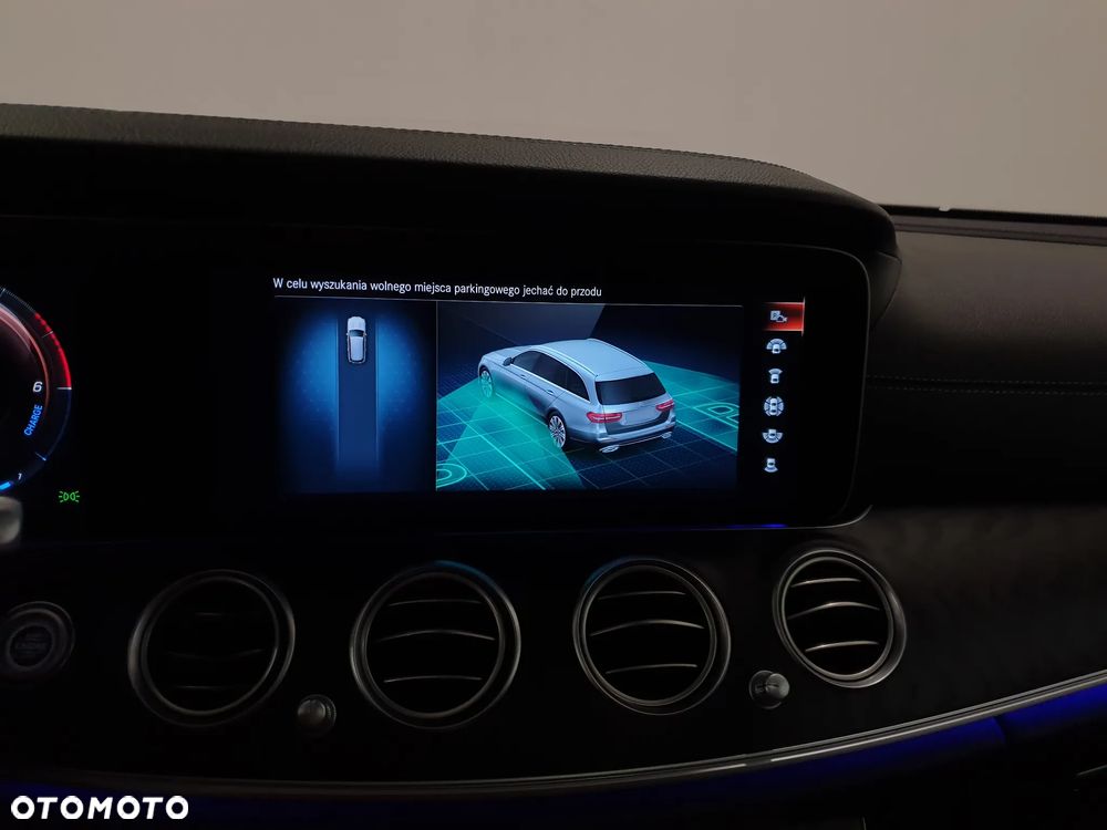 Mercedes-Benz Klasa E 300 de 4Matic 9G-TRONIC AMG Line - 25