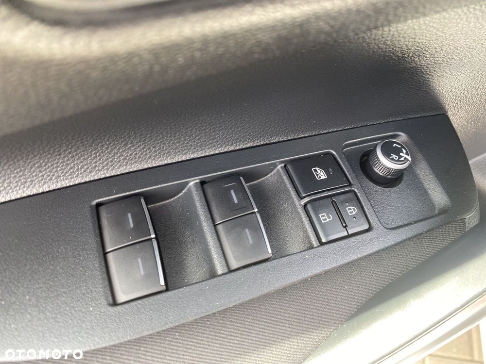 Toyota Corolla - 10