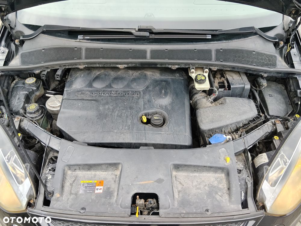 Ford S-Max - 17