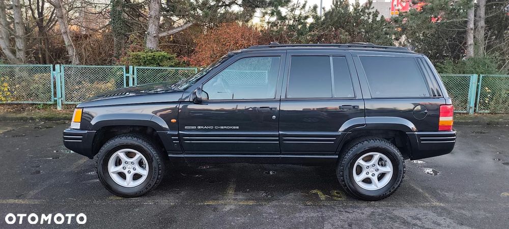 Jeep Grand Cherokee - 24