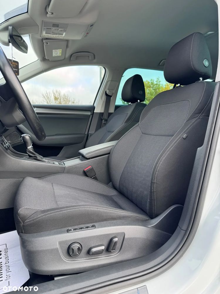 Skoda Superb 2.0 TDI SCR Style DSG - 32