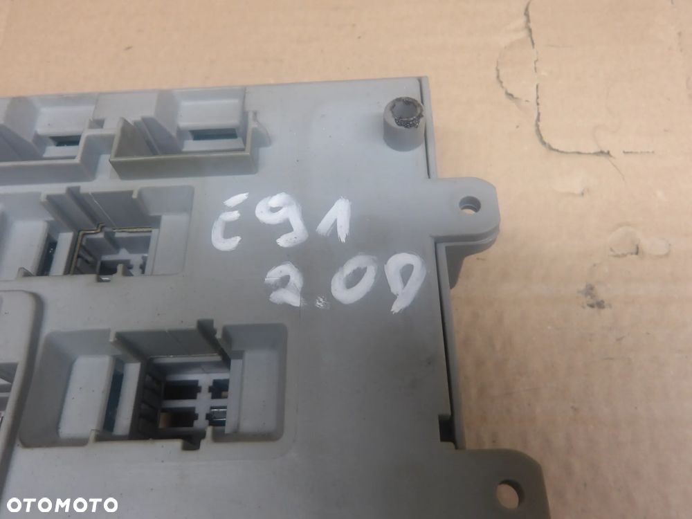BMW E91 KOMBI 2.0D MODUŁ SKRZYNKA BEZPIECZNIKÓW 6906622 - 2