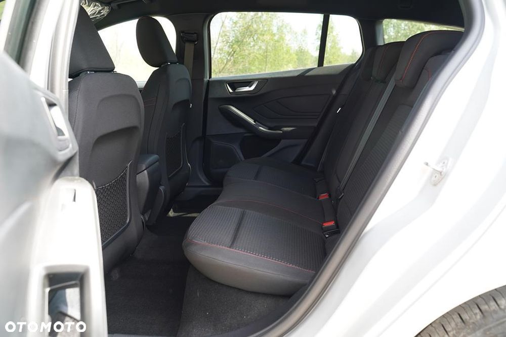 Ford Focus 1.0 EcoBoost mHEV ST-Line X - 8