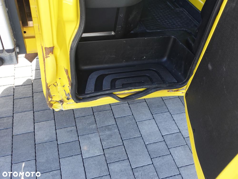 Mercedes-Benz SPRINTER - 13