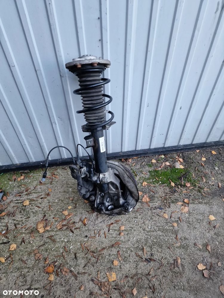 Zwrotnica  lewy przód BMW  F20 F21 lift 15-19 - 2