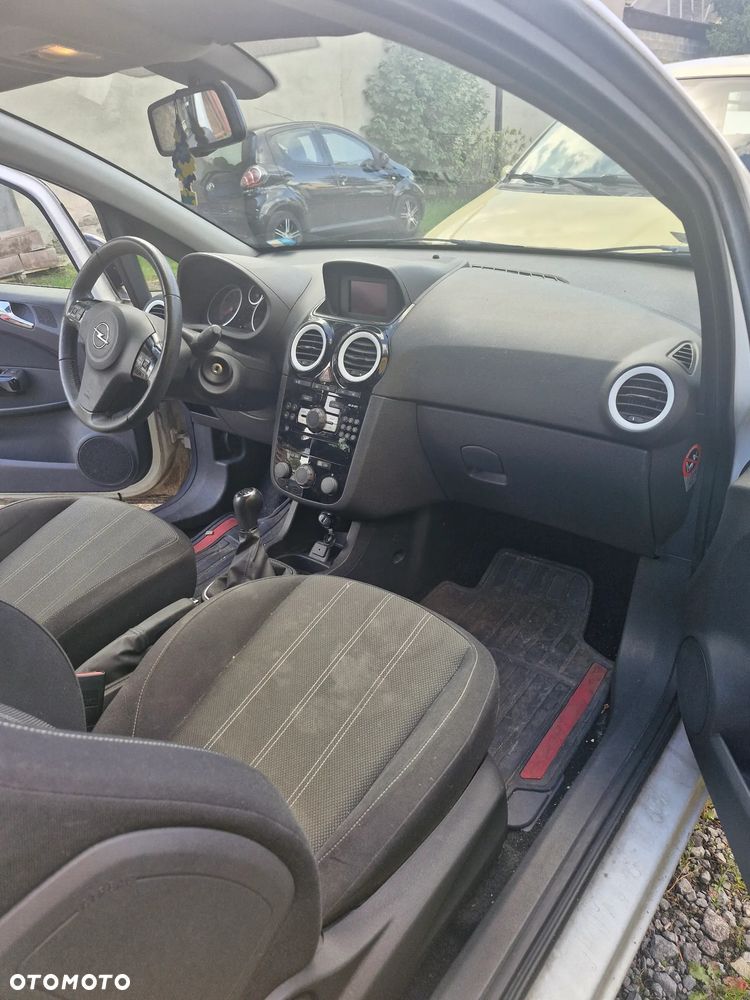 Opel Corsa 1.2 16V Enjoy - 10