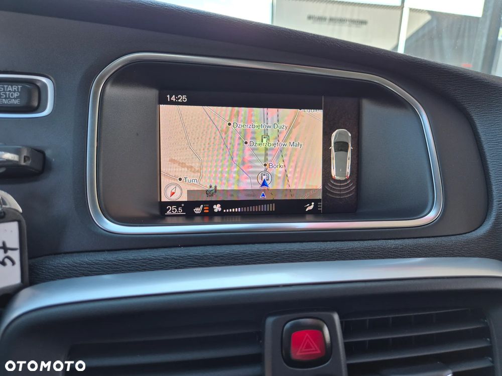 Volvo V40 T3 Geartronic Momentum - 37