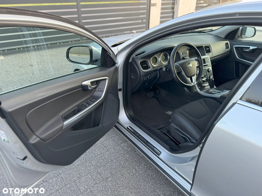 Volvo S60 D3 Geartronic Summum - 28