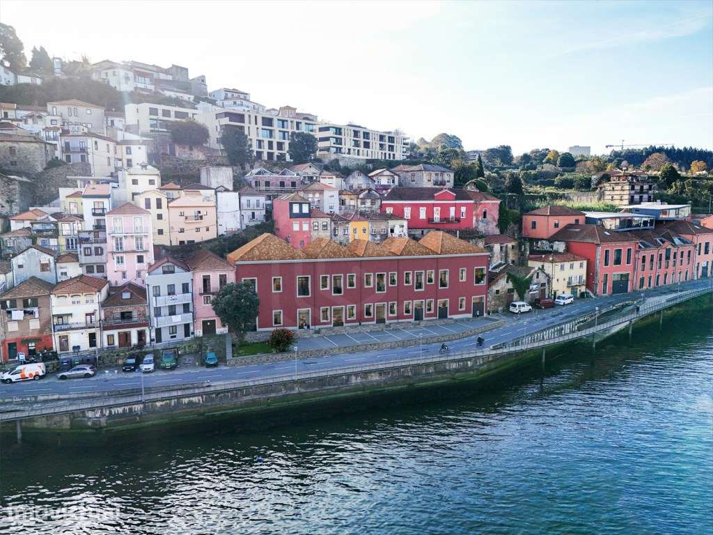 Apartamento T1 duplex junto ao Cais de Gaia - Vila Nova de Gaia - Grande imagem: 4/16
