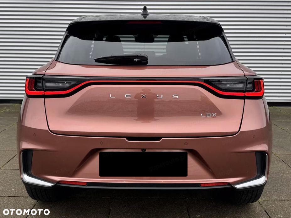 Lexus LBX 1.5 Hybrid Emotion - 4