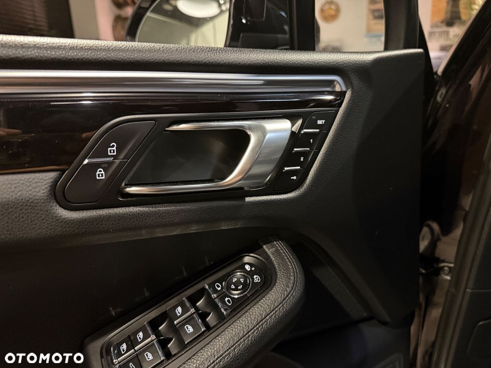 Porsche Macan S - 24
