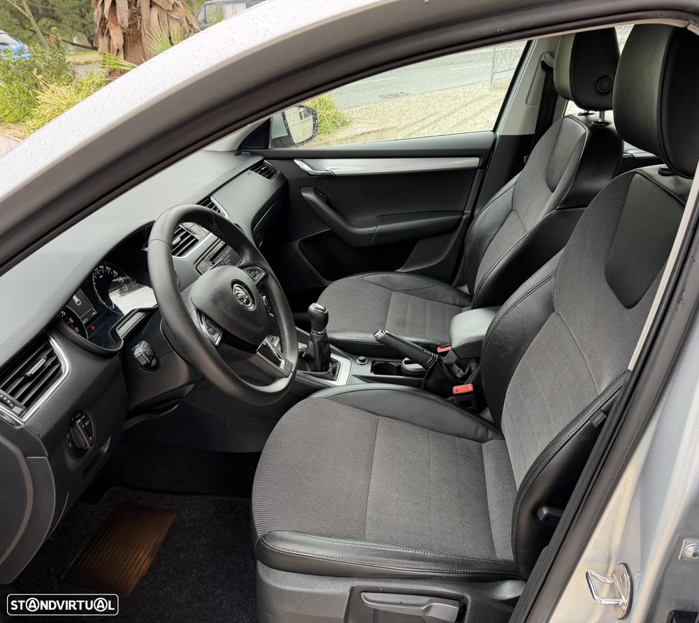 Skoda Octavia Break 1.6 TDi Sportline - 13
