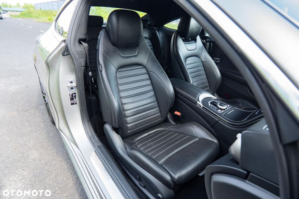Mercedes-Benz Klasa C 300 9G-TRONIC - 16