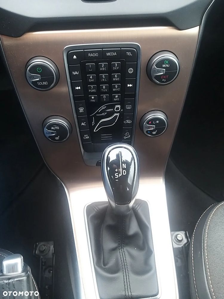 Volvo V40 Cross Country T4 AWD Momentum - 28