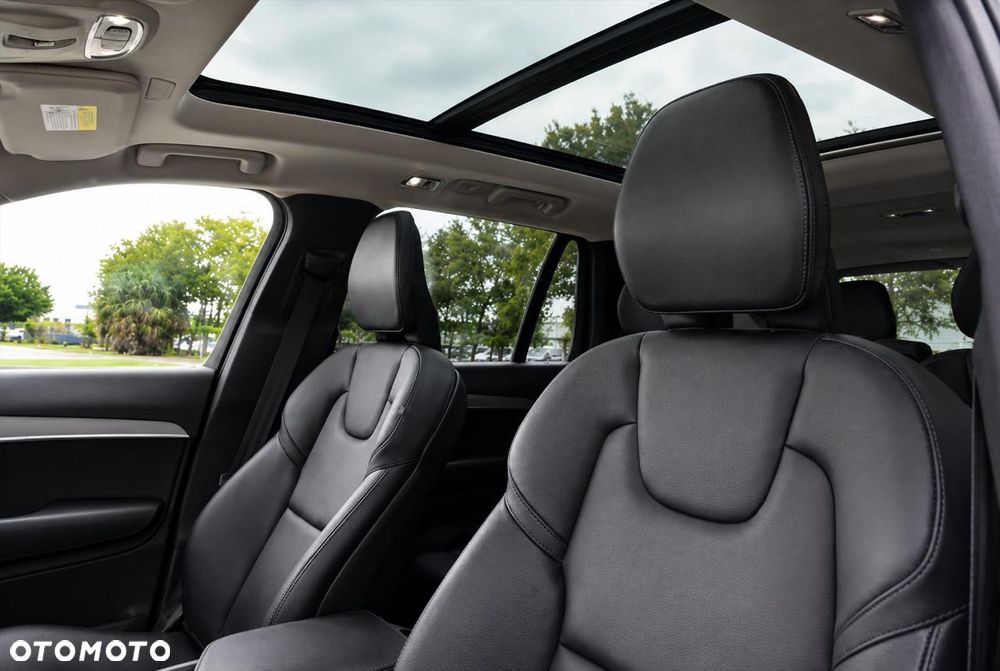 Volvo XC 90 T5 AWD Geartronic Momentum - 22