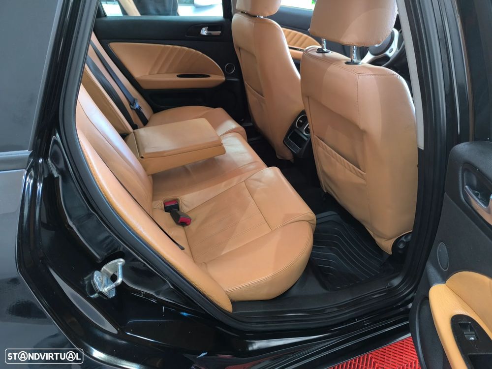 Alfa Romeo 159 Sportwagon 1.9 JTDm 8V Elegante - 9