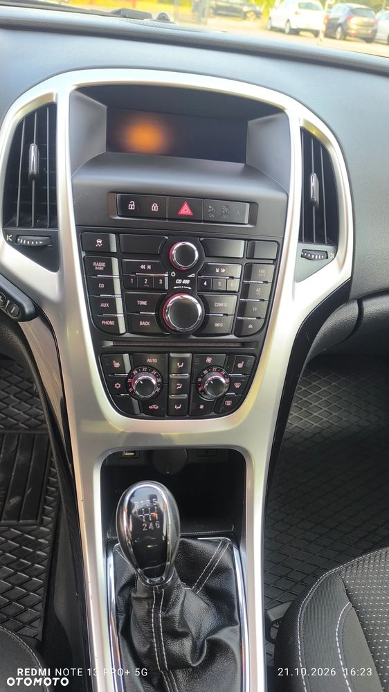 Opel Astra 2011