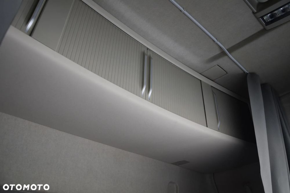 Volvo FH500 / EURO 6 / KLIMATYZACJA POSTOJOWA / ACC / LEDY / 2 ZBIORNIKI / FULL SPILERY / SERWISOWANY / SPROWADZONY - 33