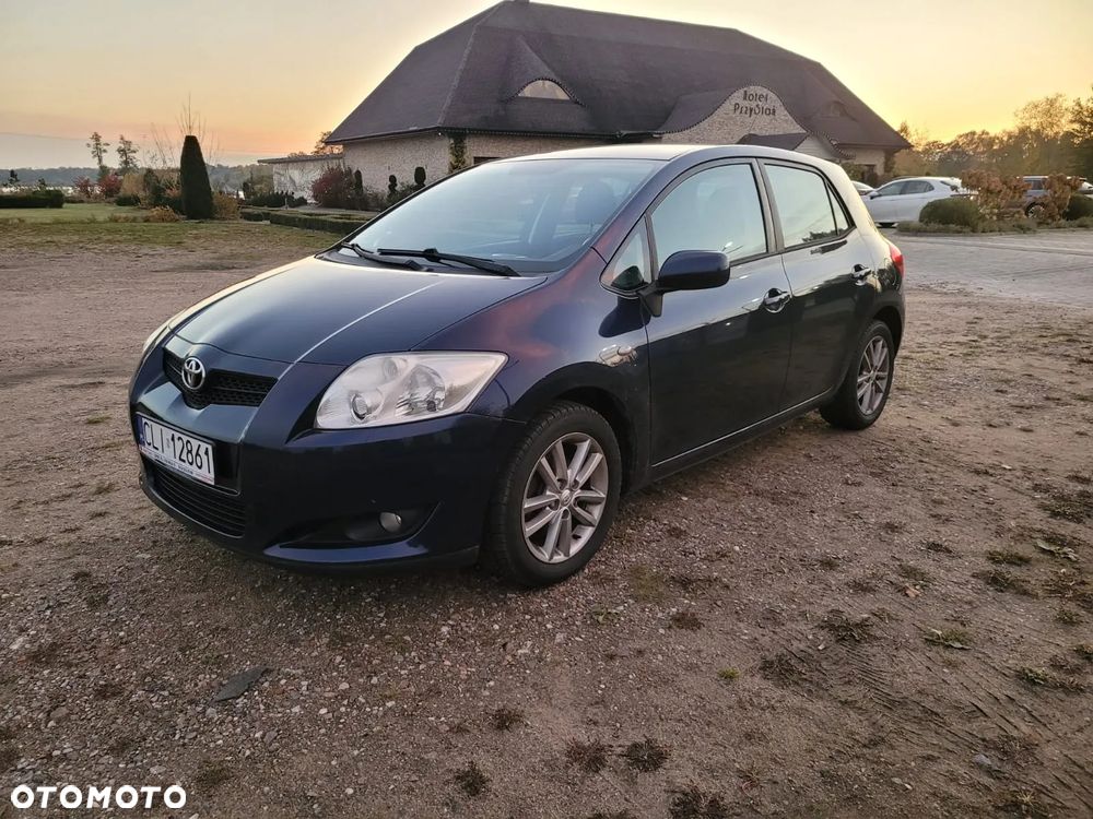 Toyota Auris - 1