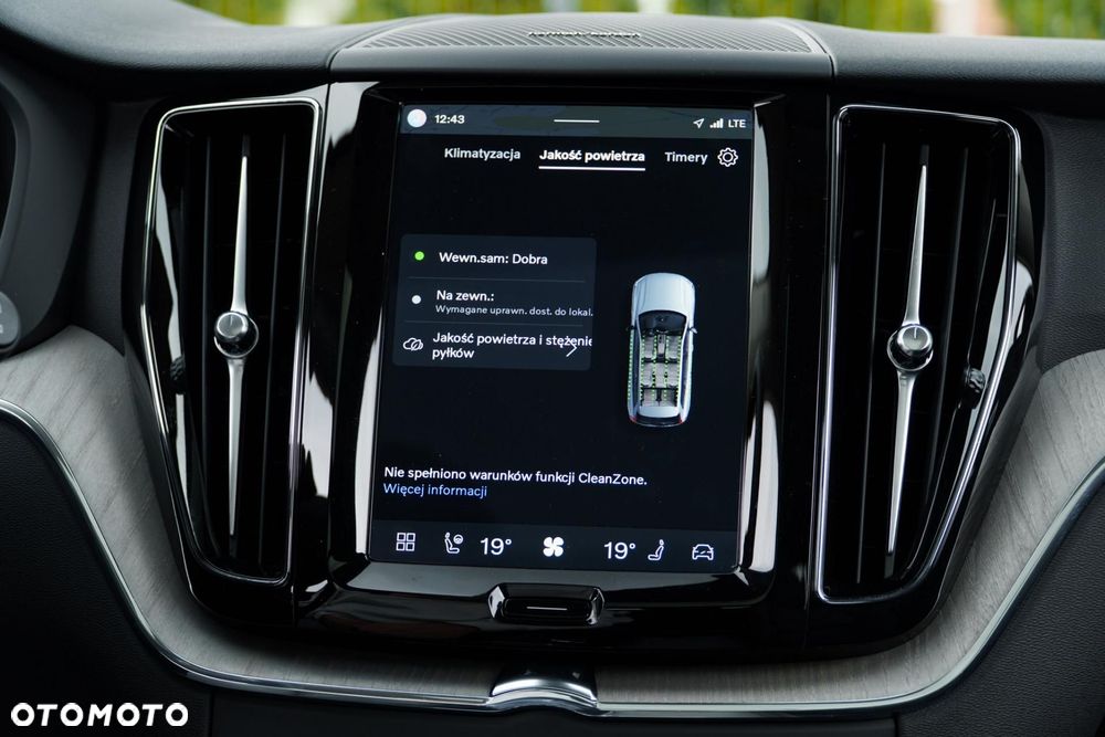 Volvo XC 60 T6 Plug-In Hybrid AWD Plus Dark - 25