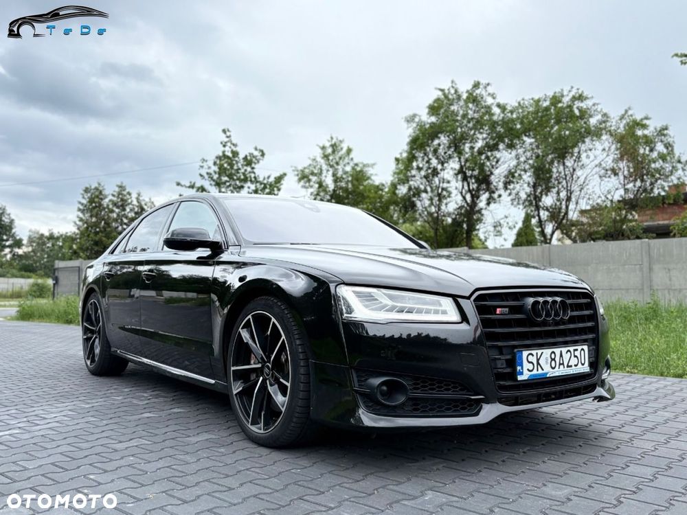 Audi S8 Plus - 1