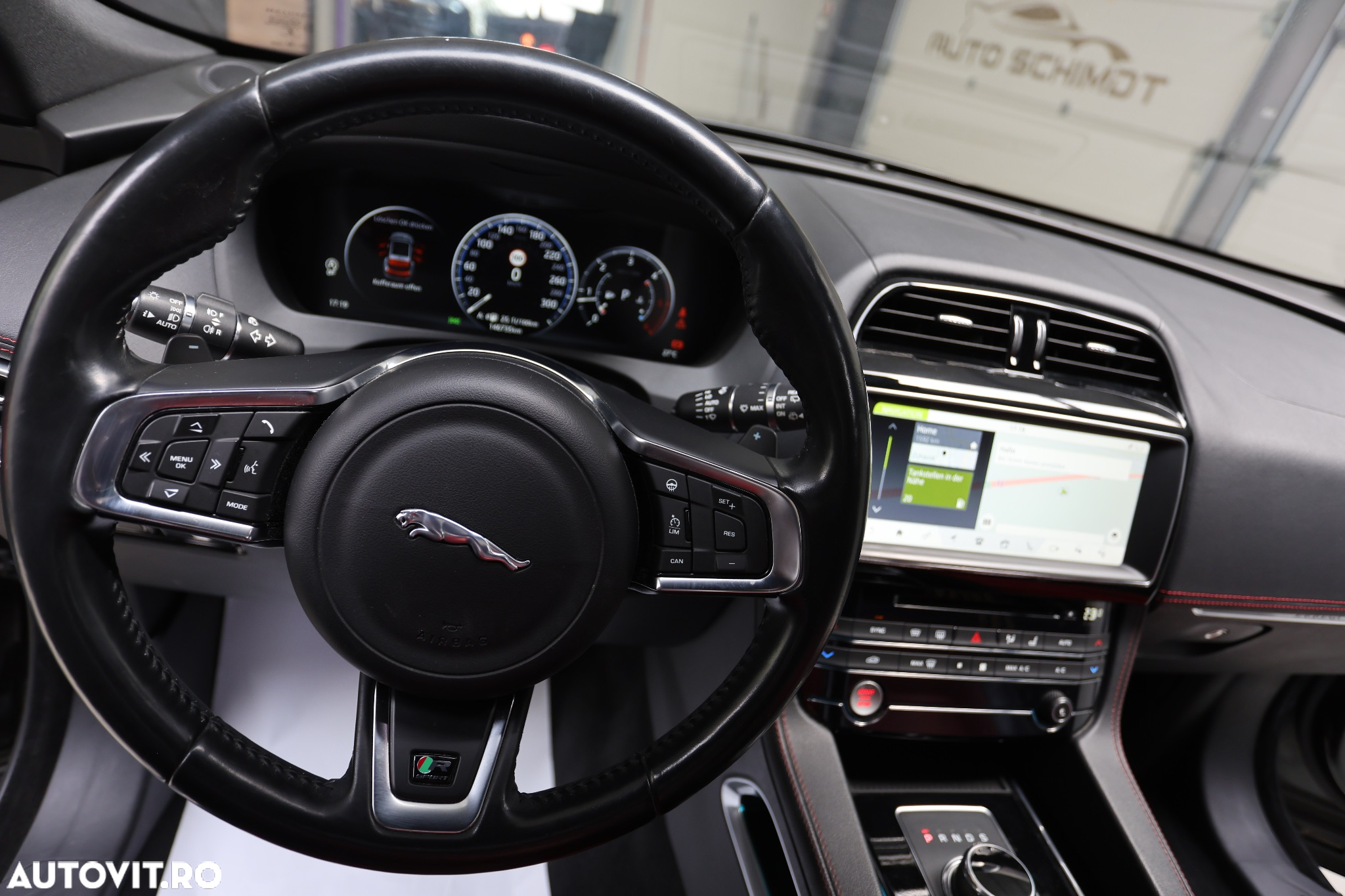 Jaguar F-Pace D165 AWD R-Dynamic S - 23