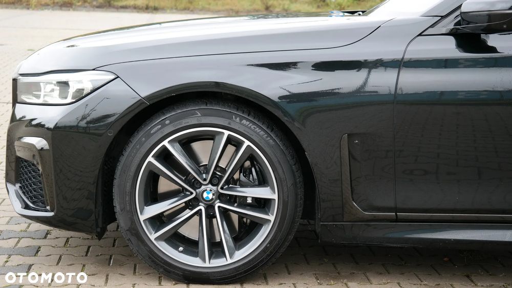 BMW Seria 7 750i xDrive sport - 40