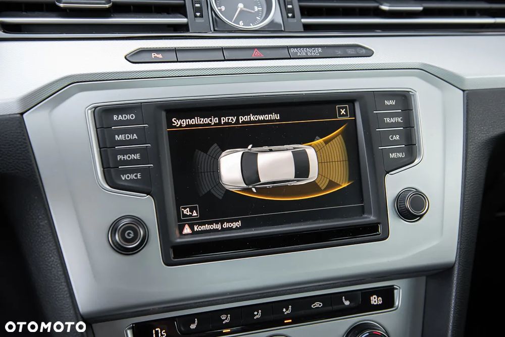 Volkswagen Passat - 24