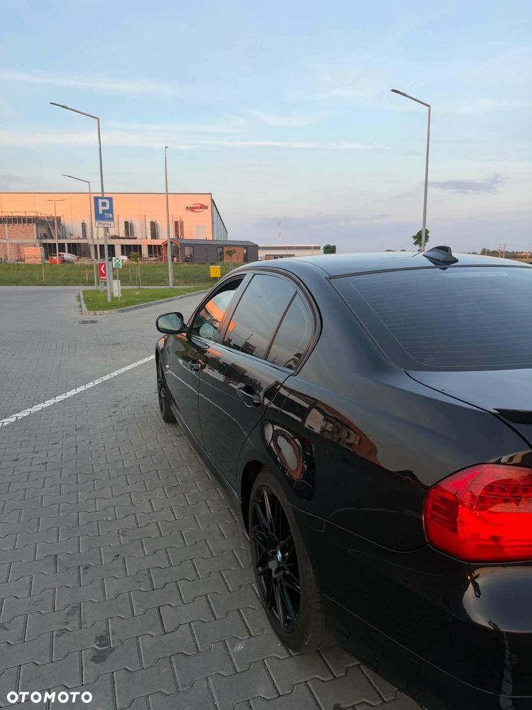BMW Seria 3 320i - 5