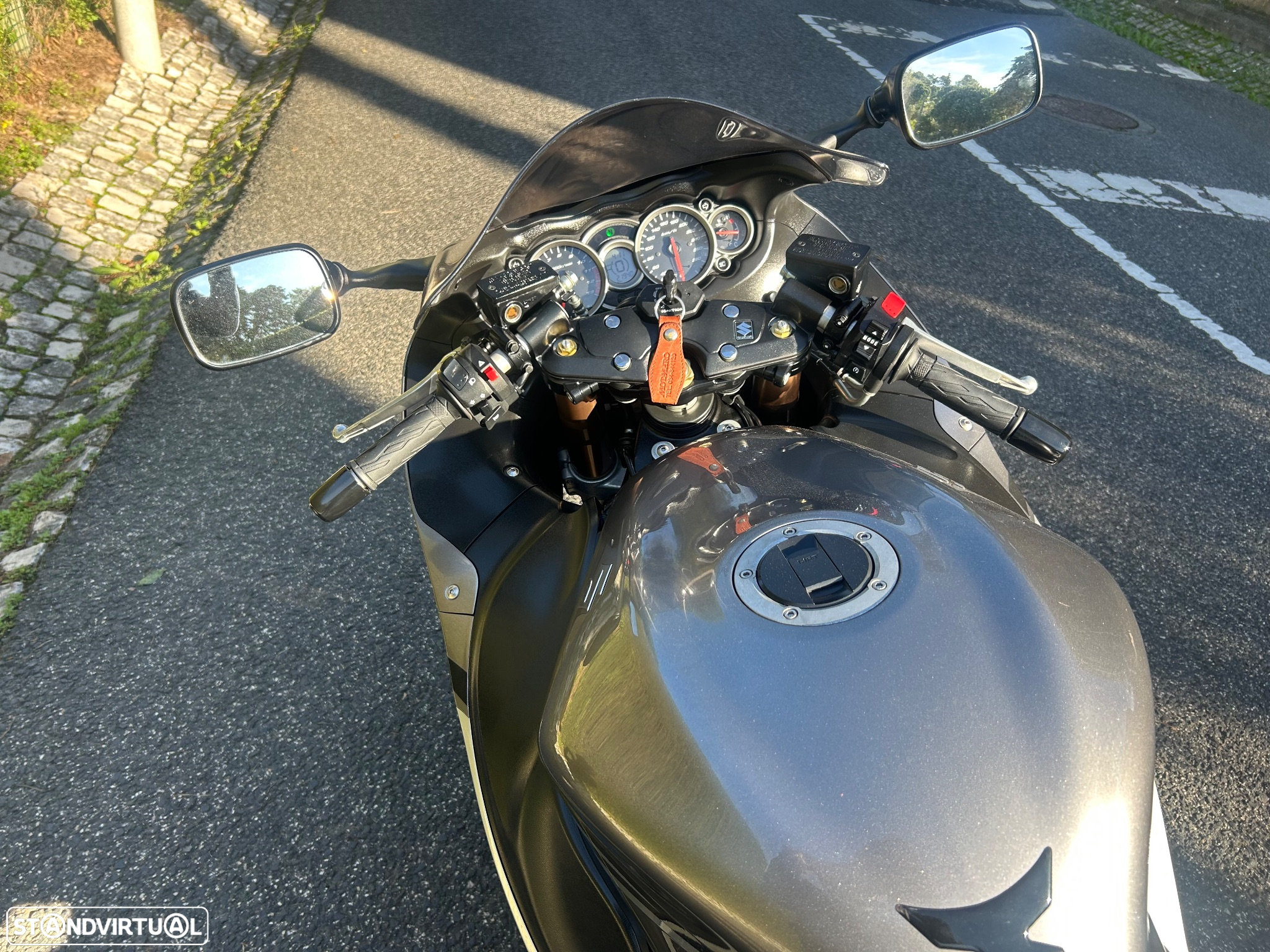 Suzuki GSX-R 1300 Hayabusa - 23