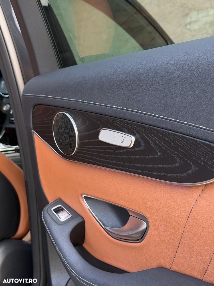 Mercedes-Benz GLC Coupe 300 e 4MATIC - 17